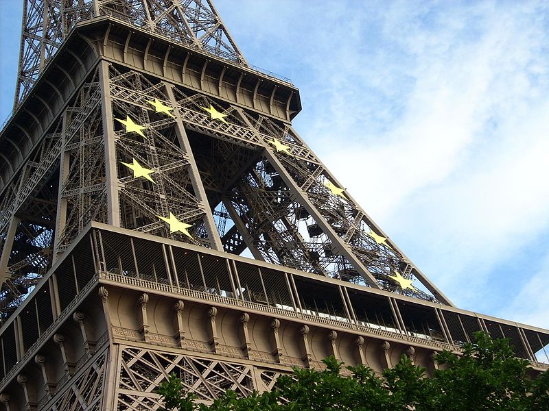 800px-Eiffel_Tower_Uploaded_by_Argonowski