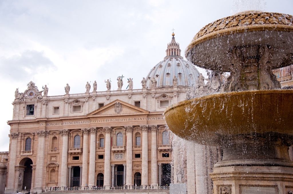 basilica-of-saint-peter-2875093_1280